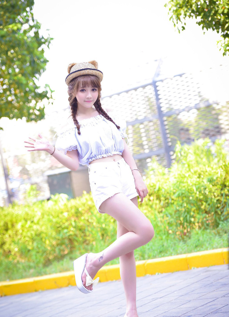 “唉~”